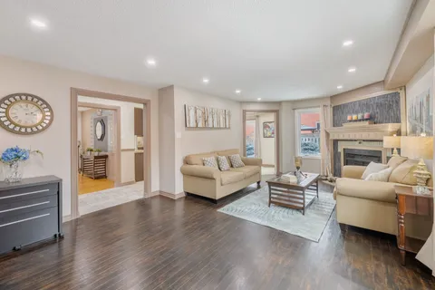 84 Viewmark Drive, Richmond Hill, ON L4S 1E3