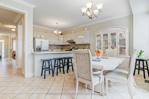 393 Coachwhip Trail, Newmarket, ON L3X 2R2