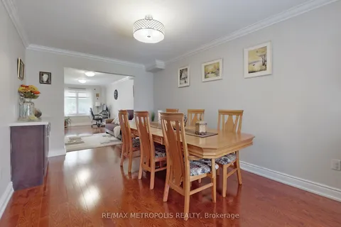 64 Mandel Crescent, Richmond Hill, ON L4C 9Z7