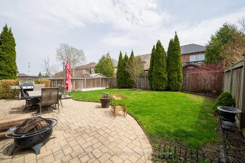 13 Kingsmill Court, Markham, ON L6E 1Y2