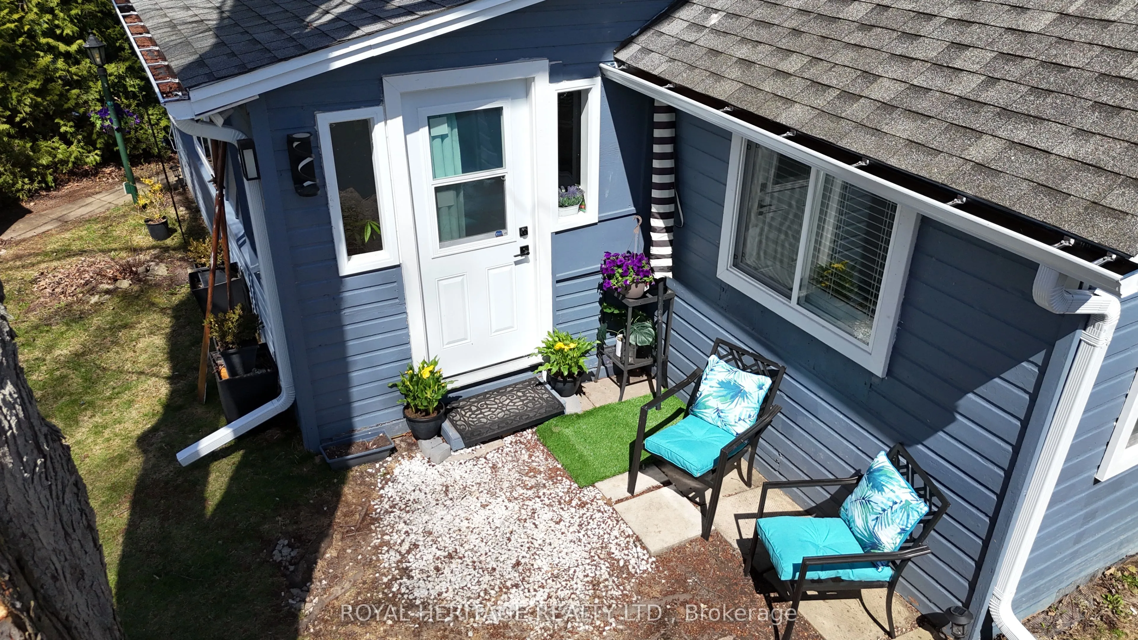 77 Blue Heron Drive, Georgina, ON L0E 1N0