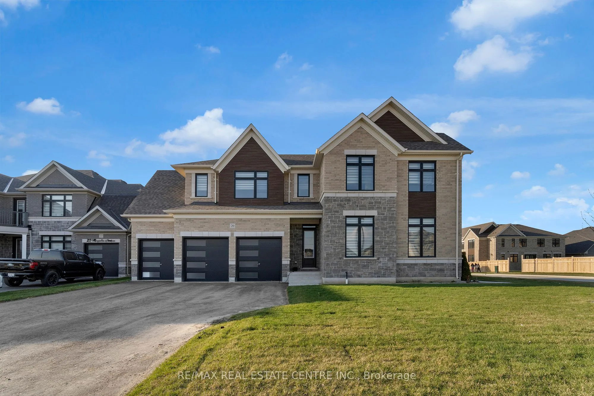 20 Magnolia Avenue, Adjala-Tosorontio, ON L0G 1W0