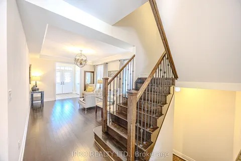 1029 Blackhall Crescent, Newmarket, ON L3X 0B2