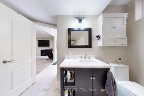 65 Pathlane Road, Richmond Hill, ON L4B 4A5