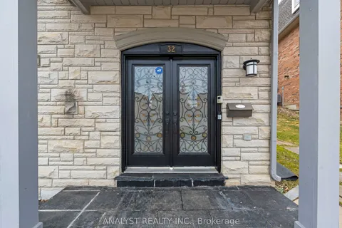32 Autumn Ridge Court, Vaughan, ON L4L 0B1