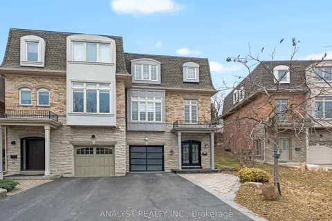 32 Autumn Ridge Court, Vaughan, ON L4L 0B1