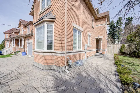8 Townwood Drive, Richmond Hill, ON L4E 4Y3