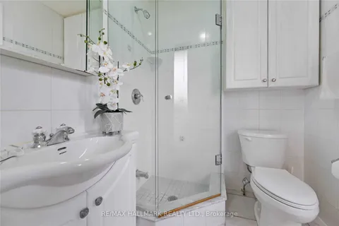 16 Cavalier Crescent, Vaughan, ON L4J 1K5