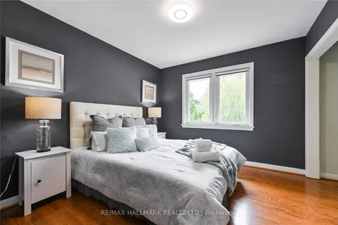 16 Cavalier Crescent, Vaughan, ON L4J 1K5