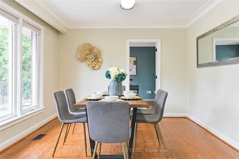 16 Cavalier Crescent, Vaughan, ON L4J 1K5