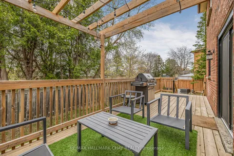 103 Adam Place, Newmarket, ON L3Y 8C4