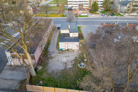 10329 Yonge Street, Richmond Hill, ON L4C 3C1