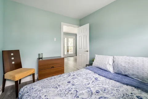 66 Irving Drive, Georgina, ON L0E 1N0