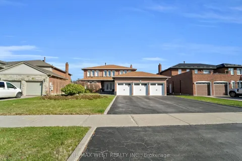 303 Wycliffe Avenue, Vaughan, ON L4L 3N7