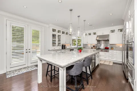 244 Frederick Curran Lane, Newmarket, ON L3X 0B9