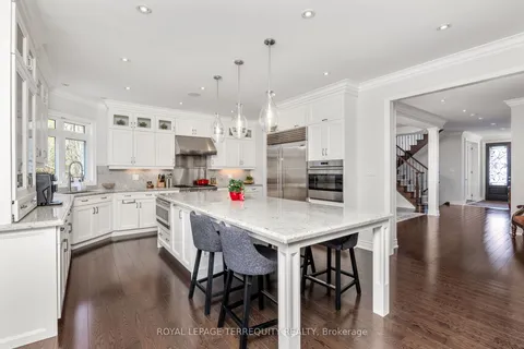 244 Frederick Curran Lane, Newmarket, ON L3X 0B9