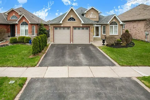 17 Ivygreen Road, Georgina, ON L4P 4B7
