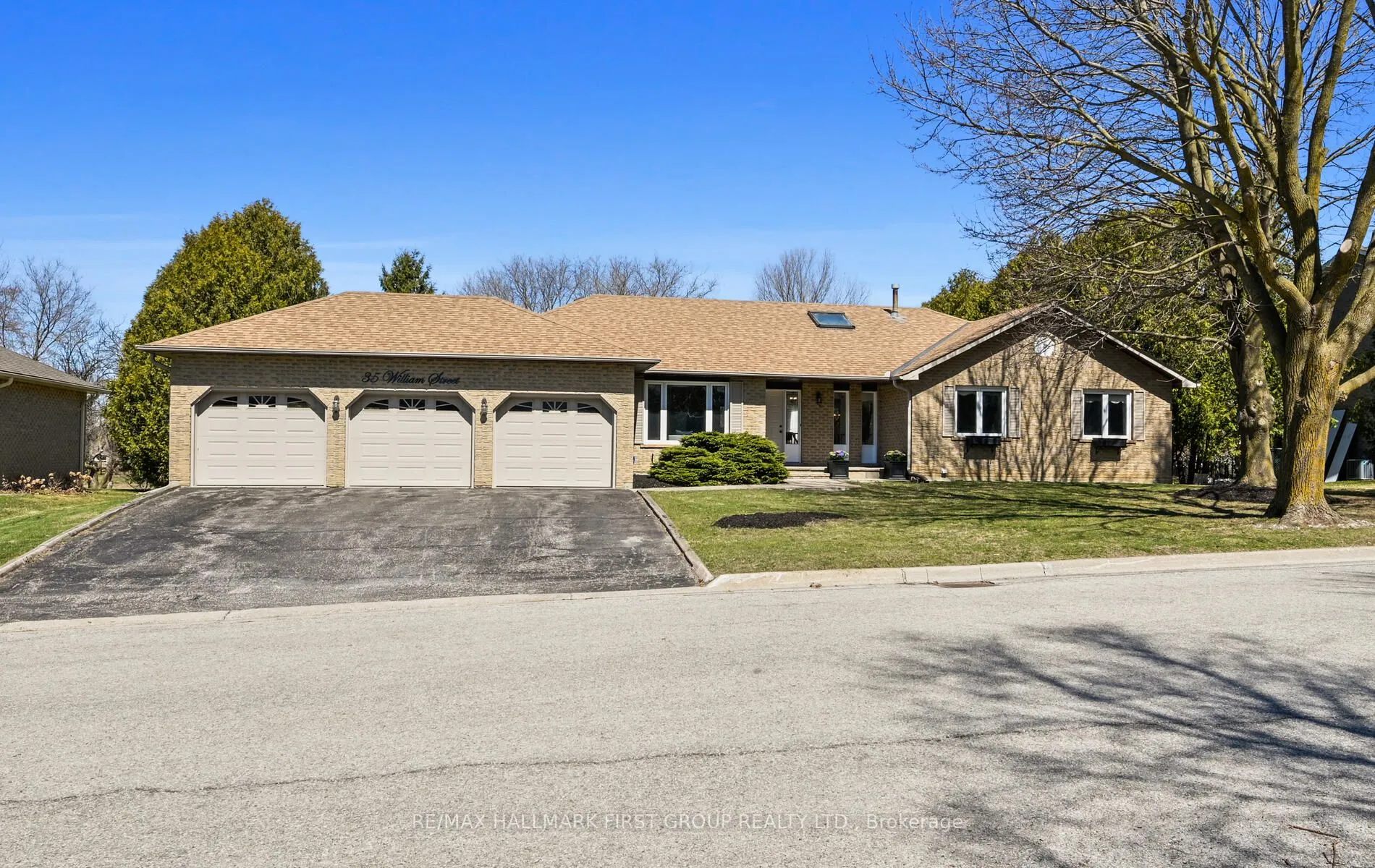 35 William Street, East Gwillimbury, ON L0G 1V0
