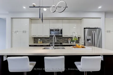 27 Mcgurran Lane, Richmond Hill, ON L4B 0G8