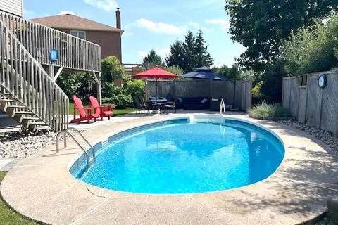 231 John Bowser Crescent, Newmarket, ON L3Y 7N7