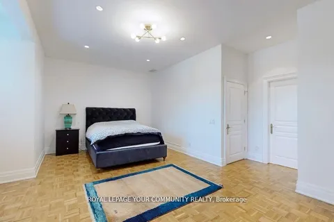 43 Denham Drive, Richmond Hill, ON L4C 6H7