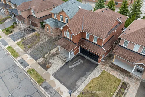 648 Society Crescent, Newmarket, ON L3X 2V8
