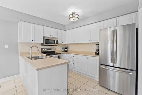 648 Society Crescent, Newmarket, ON L3X 2V8