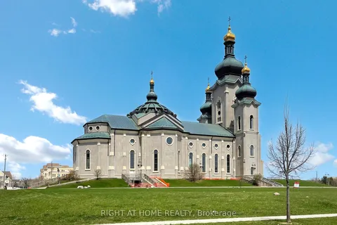 37 Pope John Paul II Square, Markham, ON L6C 0J8