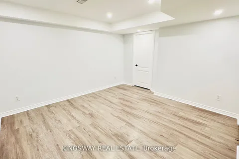 164 Gail Parks Crescent, Newmarket, ON L3X 3C1