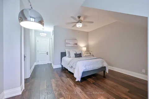 16 Sir Isaac Gate, Markham, ON L3P 3N8