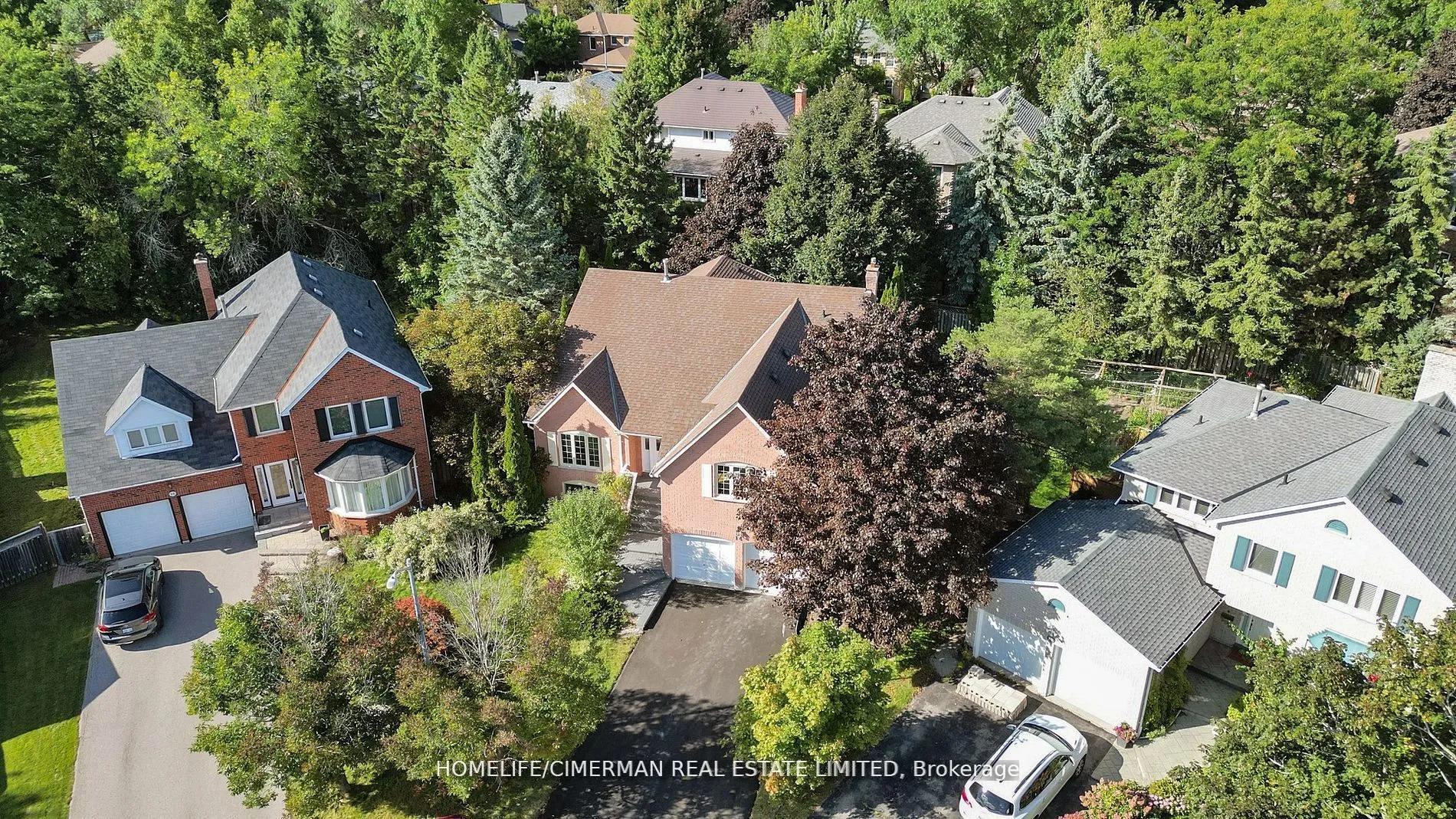 14 Laurwood Court, Aurora, ON L4G 5C2