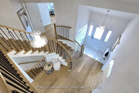 14 Laurwood Court, Aurora, ON L4G 5C2