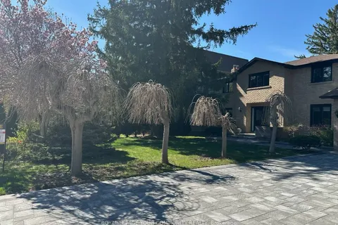 170 Garden Avenue, Richmond Hill, ON L4C 6M2