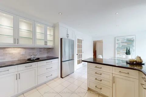 170 Garden Avenue, Richmond Hill, ON L4C 6M2