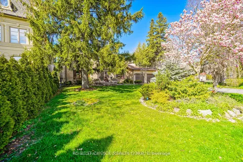 170 Garden Avenue, Richmond Hill, ON L4C 6M2