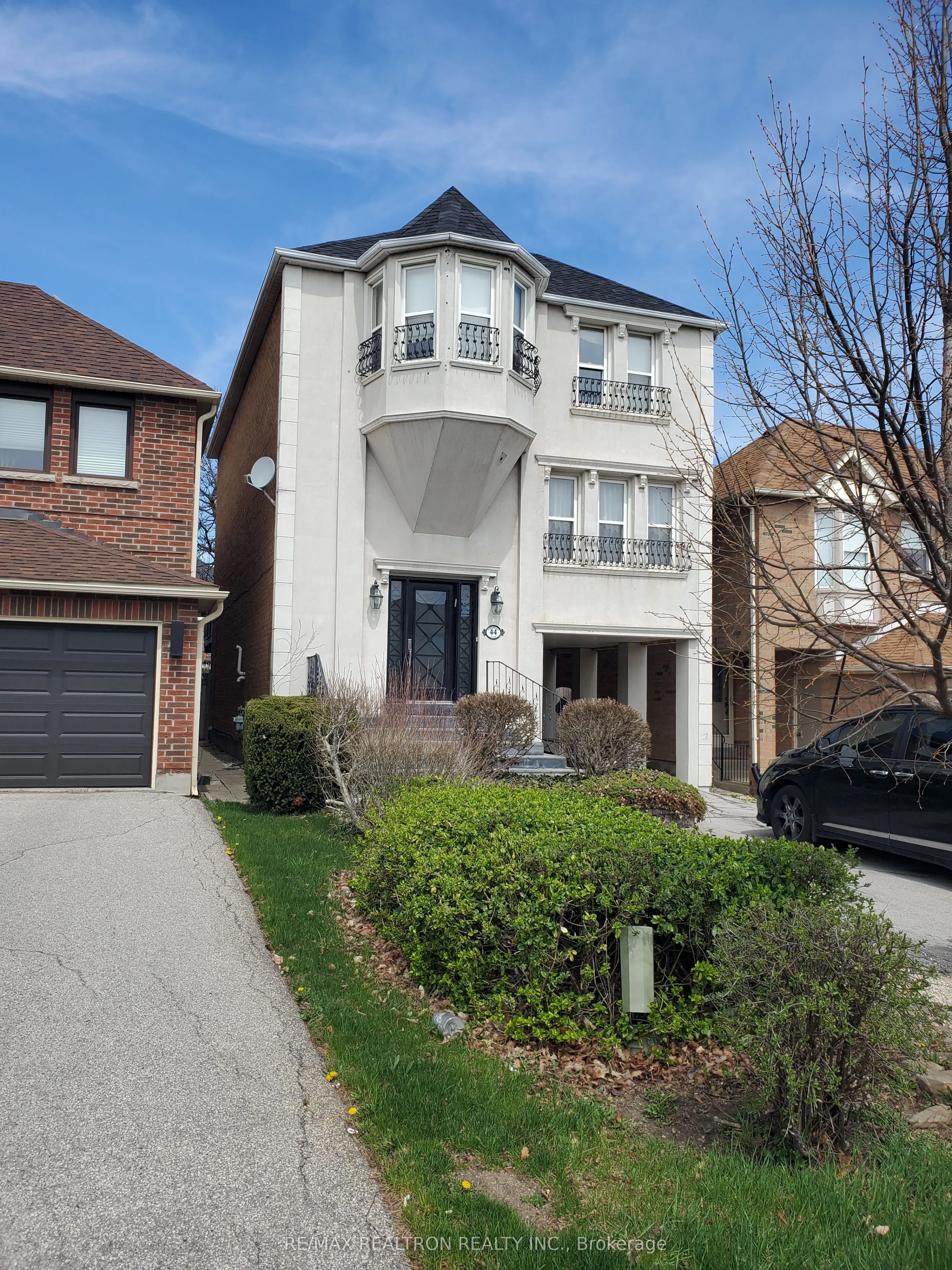 44 Roxborough Lane, Vaughan, ON L4J 4T1