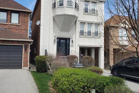 44 Roxborough Lane, Vaughan, ON L4J 4T1