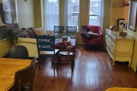 44 Roxborough Lane, Vaughan, ON L4J 4T1