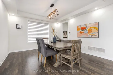 83 Bethpage Crescent, Newmarket, ON L3X 0M4