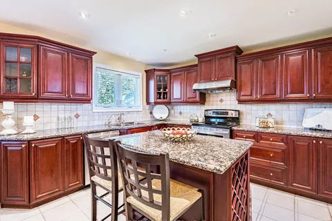 51 Diana Drive, King, ON L0G 1N0