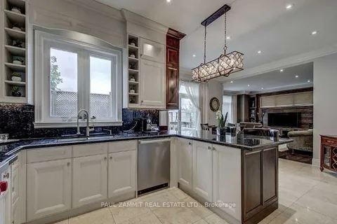 90 Grandview Avenue, Markham, ON L3T 1H4
