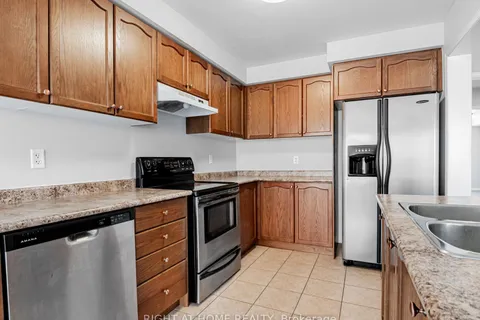 44 MARTELL Gate, Aurora, ON L4G 0A3
