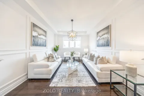 11 John Davis Gate, Whitchurch-Stouffville, ON L4A 1V5
