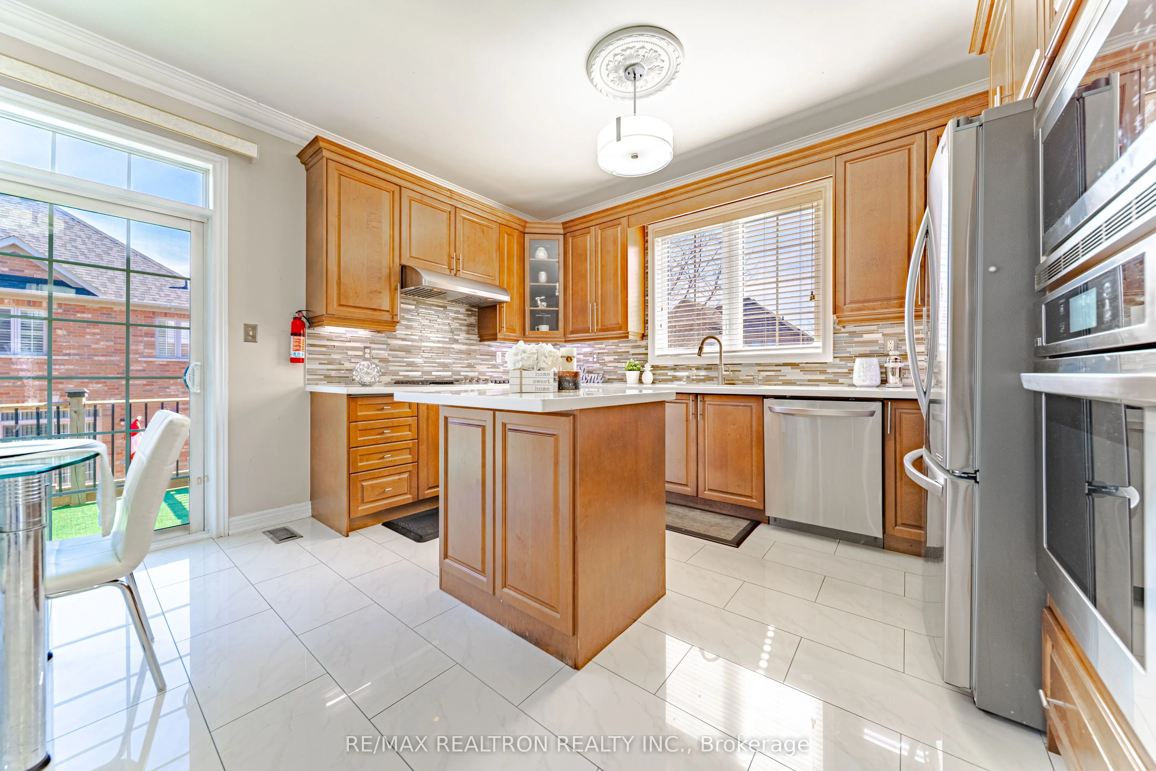 31 Estrella Crescent, Richmond Hill, ON L4E 0S3