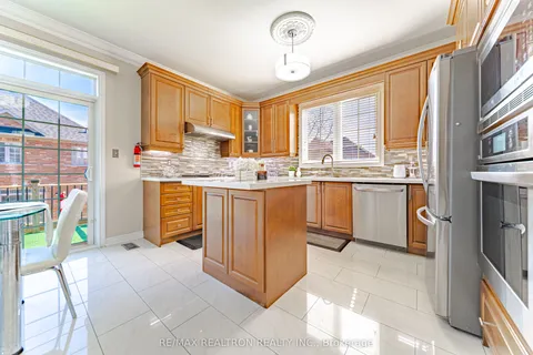 31 Estrella Crescent, Richmond Hill, ON L4E 0S3