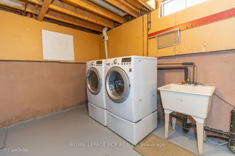 120 Rutledge Avenue, Newmarket, ON L3Y 5T4