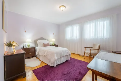 358 Weldrick Road, Richmond Hill, ON L4C 8L1