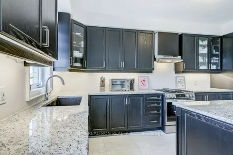 48 Plank Road, Bradford West Gwillimbury, ON L0G 1W0