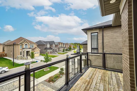 40 Conklin Crescent, Aurora, ON L4G 0Z2
