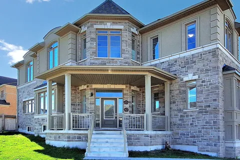 2 Pietrowski Drive, Georgina, ON L4P 0J7